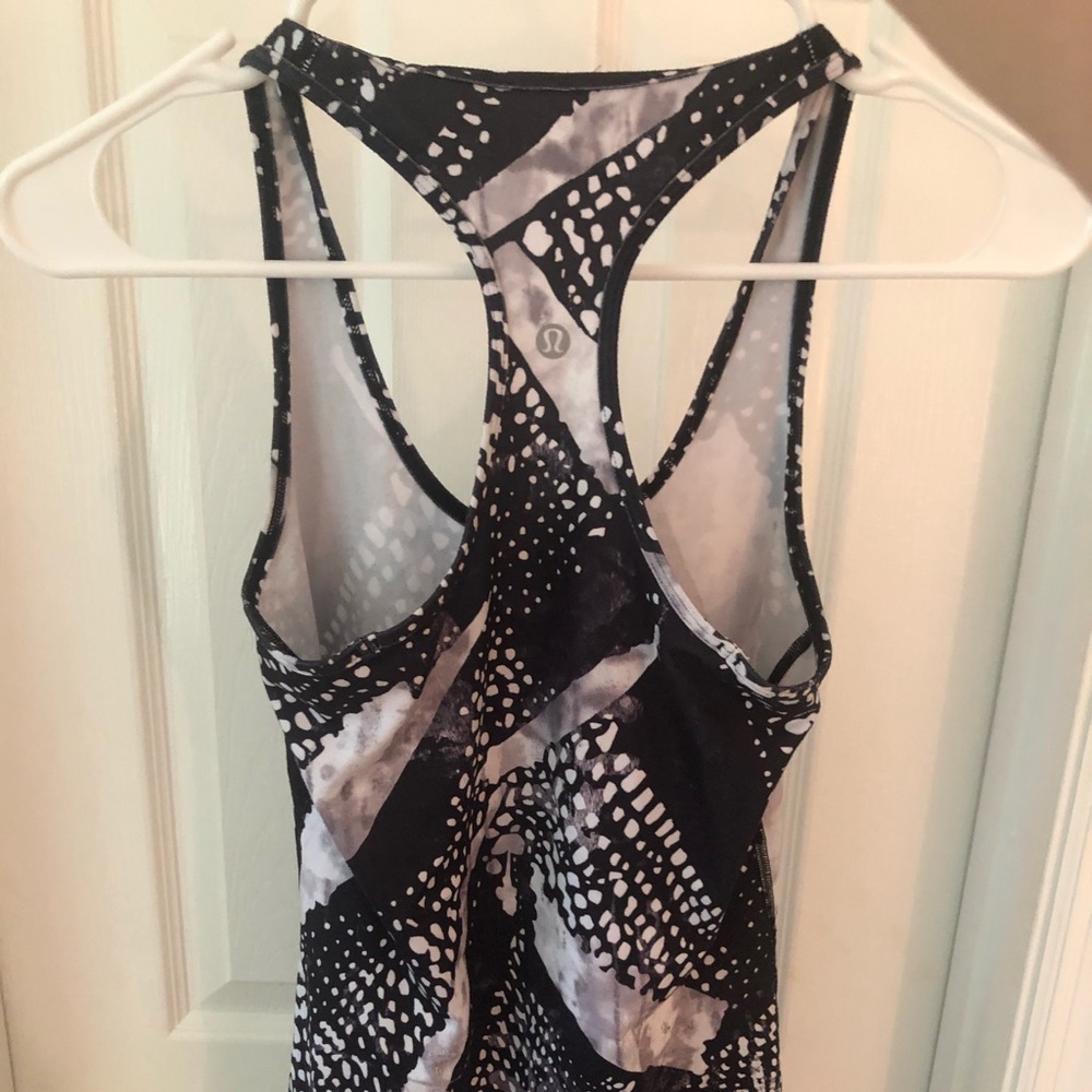Lulu Lemon Cool Razorback Tank size 6